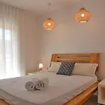 Luna L' Escala
